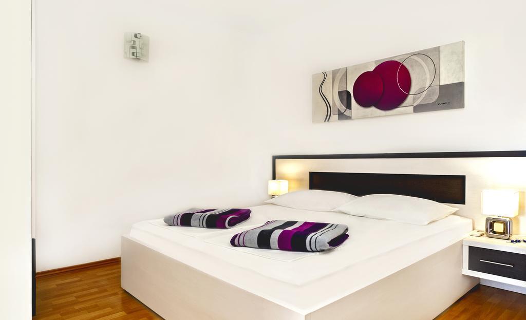 Apartment Lejo Omiš Exterior foto